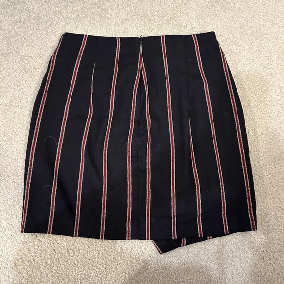 Dynamite Size Small Mini Skirt Navy with Red/White Stripes - Picture 5 of 9